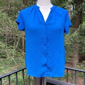 H&M blue shortsleeved button up top sz. 4